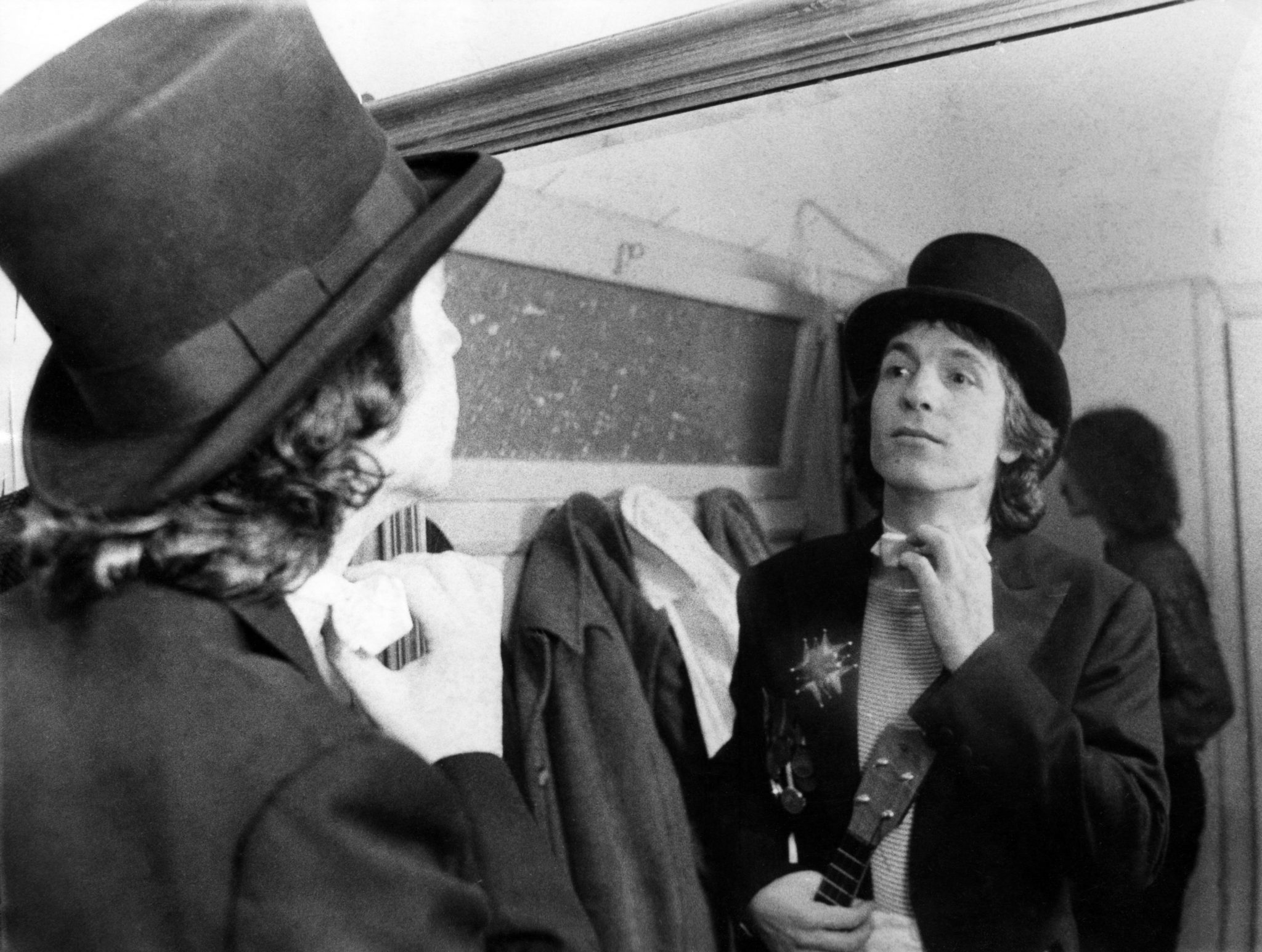 Scena dal film Rino gaetano – sempre piu’ blu