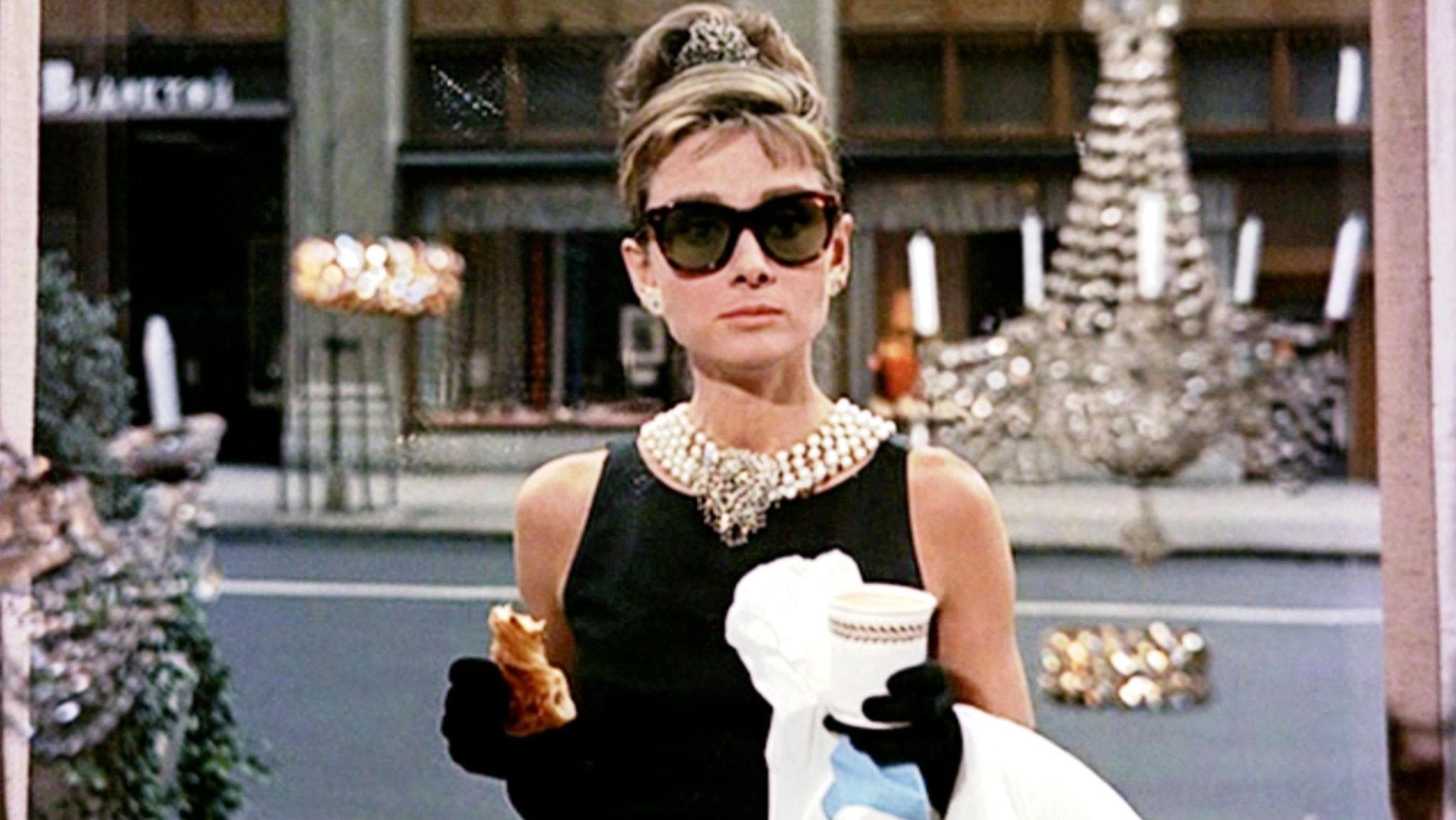 Scena dal film Colazione da tiffany (breakfast at tiffany’s)