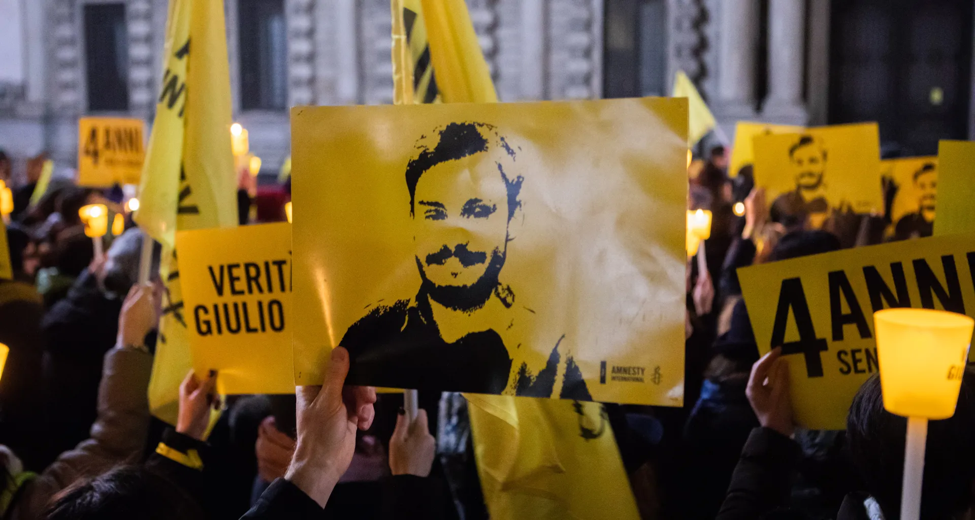Scena dal film Giulio regeni. tutto il male del mondo