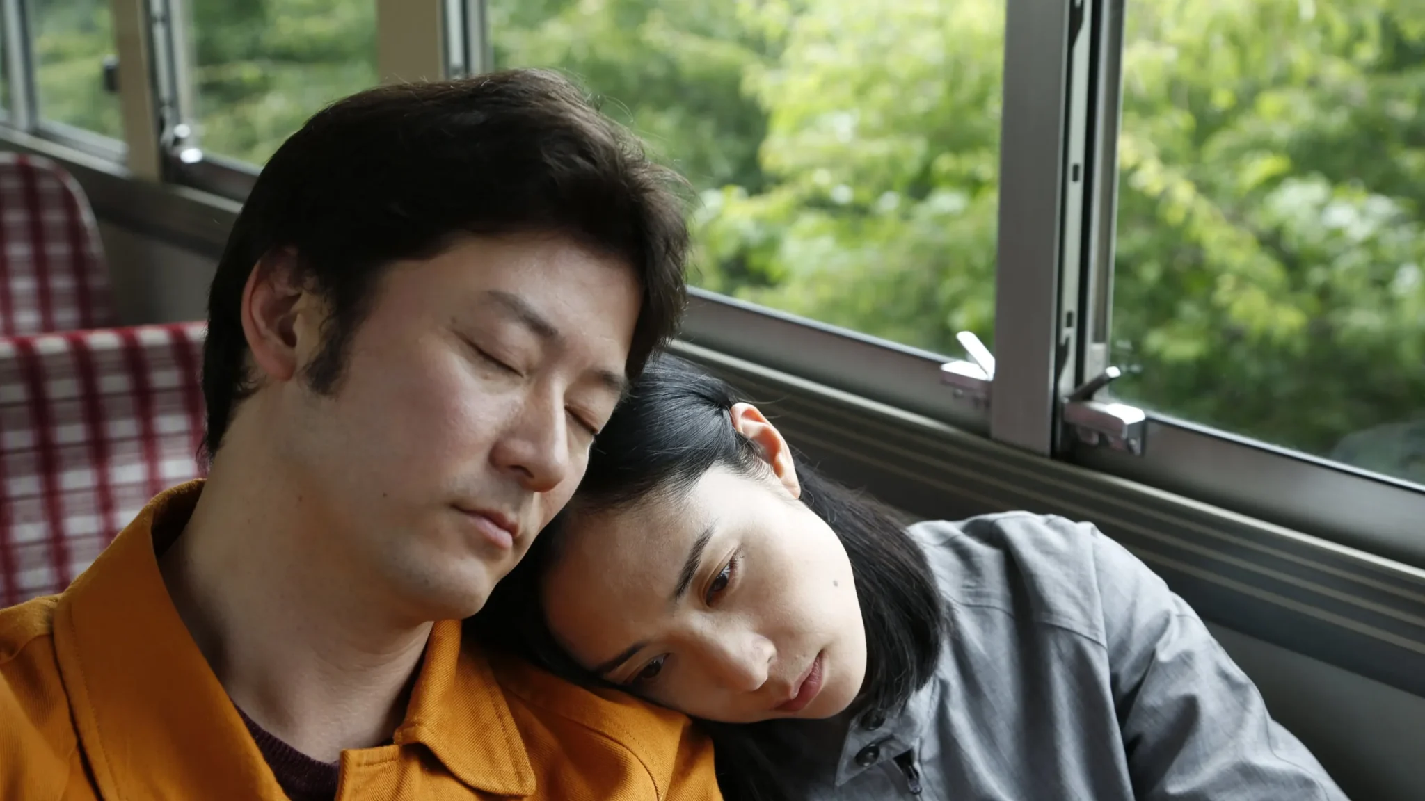 Scena dal film Journey to the shore